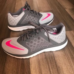 BRAND NEW Women’s NIKE SHOES